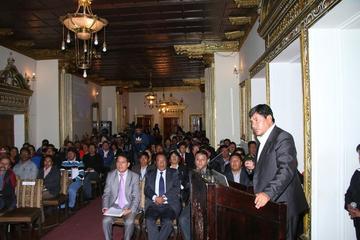 Juan Carlos Cejas da lectura a su informe final correspondiente a la gestión 2016.