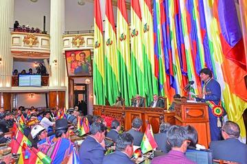 Evo Morales afirma que hizo más que 64 presidentes en once años