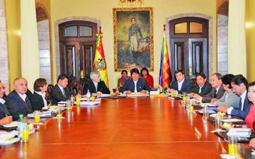 Evo Morales cambia a ministros y crea una cartera para Energía