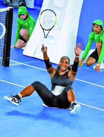La tenista Serena celebra su triunfo.