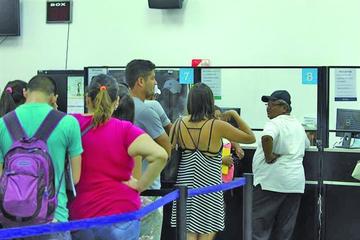 Argentina oficializa el refuerzo de medidas para los migrantes