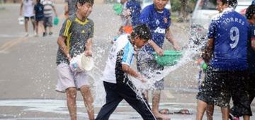 Está prohibido el juego con agua.