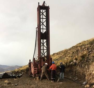 Hallan agua en un pozo y prevén su distribución en la zona alta