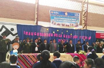 Potosí: Inauguran año escolar anunciando premios a quienes preserven mejor sus infraestructuras