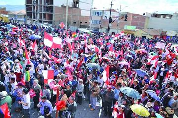 Los cívicos potosinos durante una marcha anterior.
