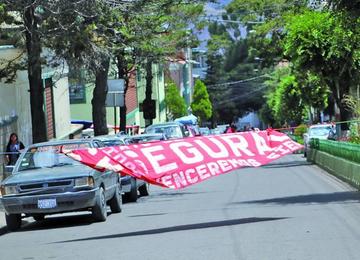 El tráfico vehicular por algunos sectores fue suspendido.