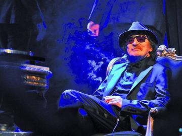 Sale nuevo disco de Charly García 