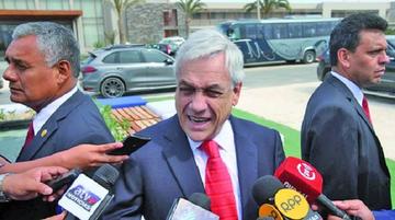 Piñera declarará como imputado por compra de acciones en Perú