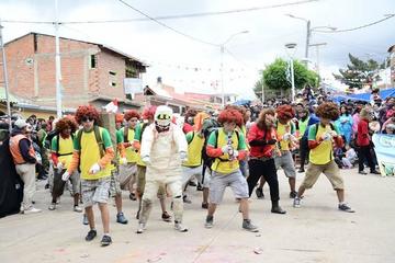 Los bailarines mostrarán una variedad de disfraces.