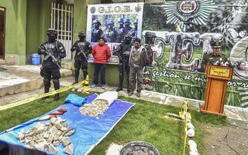 Secuestran 57 kilos de droga en una aplanadora