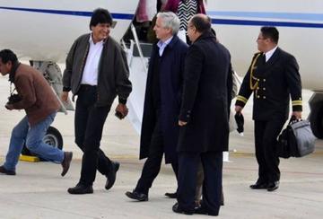 Morales fue recibido por el vicepresidente Álvaro García Linera.