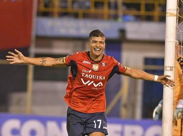 El ariete Gabriel Ríos festeja uno de sus tantos.