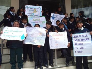 Estudiantes destacan la importancia de preservar el agua