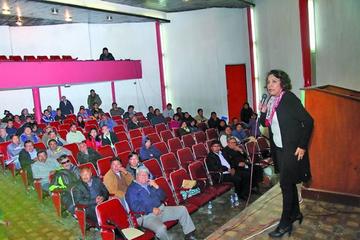 Beatriz Ofelia Michel explicó la forma cómo Chile se apropió de las aguas.