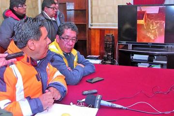 El alcalde mostró las consecuencias que dejó el granizo anoche.