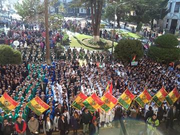 El acto central fue en la plaza de armas 10 de Noviembre.