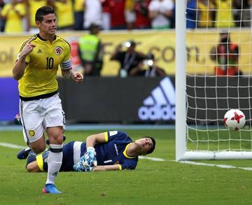 Colombia sufre para ganar  a la selección de Bolivia