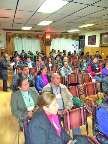 Los congresistas en las plenarias.