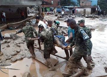 Una gran avalancha de tres ríos deja 193 muertos en Colombia