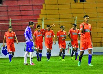 Real Potosí vuelve a caer jugando en casa 