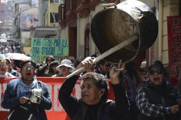 Sigue el paro de los maestros y el Gobierno lo minimiza