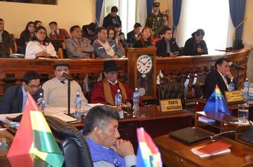 Declaran en rebeldía a Cusi y el juicio seguirá el lunes 12