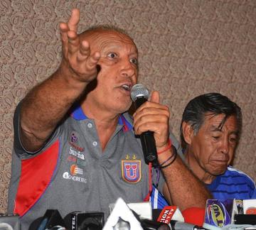 El técnico de Universitario es sancionado con 2 partidos 
