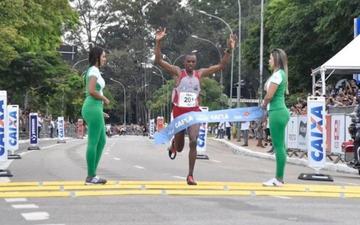 Jerotich y Kimutai vencen el maratón de Brasil