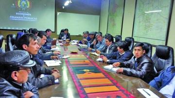 El ente matriz de los trabajadores informó ayer que la mesa económica debe concluir hasta el viernes 14 de abril.