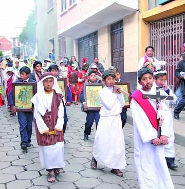 Los estudiantes de la unidad educativa Macedonio Nogales.