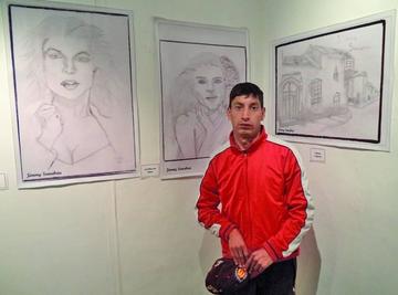 Artista potosino expone dibujos