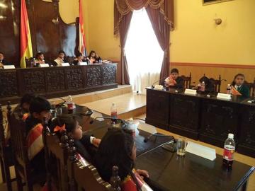 Los concejalitos sesionaron el 12 de abril.