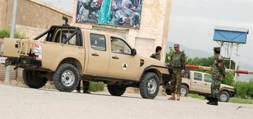 Un ataque talibán a base militar en Afganistán deja 60 muertos