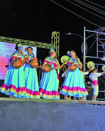 Exhiben las Pinceladas Bolivianas en baile