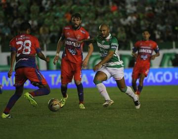Oriente Petrolero vence a la U con un marcador apretado