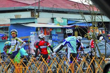Los ciclistas después de su entrenamiento.