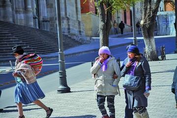 El uso de uniformes no es obligatorio, de acuerdo con las disposiciones educativas.