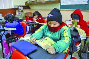 Dirección distrital aún no aplicará horario de invierno en escuelas