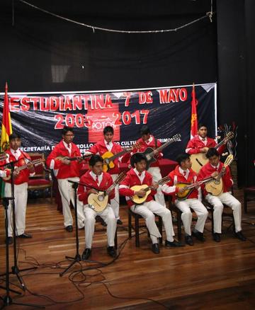 Los músicos ofrecieron un concierto.