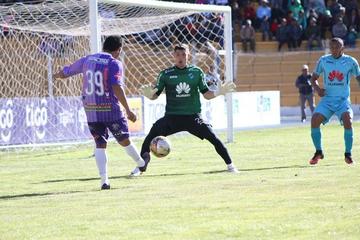 Darwin Peña enfrenta en un mano a mano a Matías Dituro.