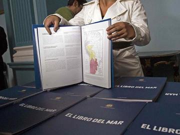 Biblioteca Nacional de Chile pide ejemplares del “Libro del Mar”