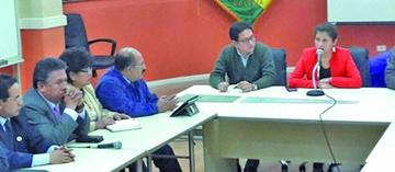 Médicos dejan reunión con el Gobierno 