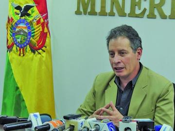 El ministro César Navarro llegó a la Villa Imperial para trabajar los fundamentos del plan de preservación del yacimient