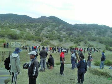 Gobernador y cotagaiteños no ceden