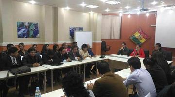 El diálogo se frustró, pero la ministra Campero busca reponerlo.