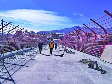 Concluyen trabajos en el puente más alto y largo que unirá a dos Villas