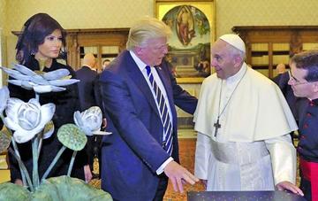 El Papa contagia a Donald Trump en mesaje de paz para el mundo 
