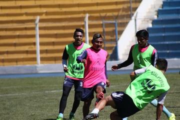 Ronald Gallegos será el conductor del mediocampo.