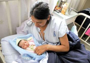 Diecinueve de cada 100 mamás bolivianas son jefas de hogar.