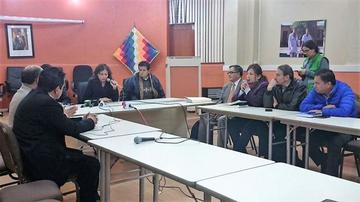 Ayer martes, los galenos retomaron el diálogo con la ministra de Salud, Ariana Campero.